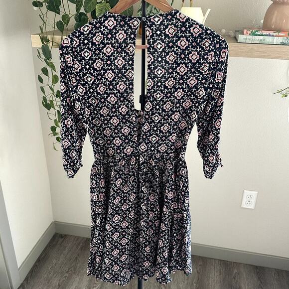 Hollister Boho Bohemian Print Mini Dress M V Neck Back Cutout Festival - Picture 2 of 8